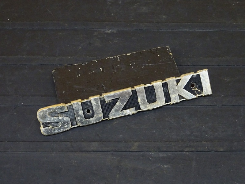 【220214】■ タンクエンブレム 【検索：SUZUKI スズキ GT380 GS400】 | 中古バイクパーツ通販・買取　ジャンクヤード鳥取　JunkYard
