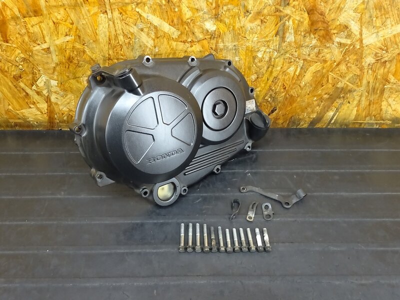 【250509】VTR250(MC33-1702)◇ エンジンカバー右 クラッチカバー ※エンジンパーツ 【Fi ’17 | 中古バイクパーツ通販・買取　ジャンクヤード鳥取　JunkYard