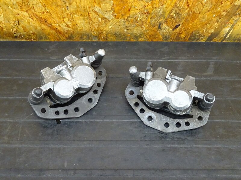 【250706】ZRX400(ZR400E-000)◇ フロントキャリパー ブレーキキャリパー 【前期 ZRX-2 ZRX-Ⅱ | 中古バイクパーツ通販・買取　ジャンクヤード鳥取　JunkYard