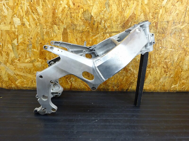 【251038】CBR250RR(MC22)◇ 書付中古フレーム メインフレーム 穴あけ加工有 | 中古バイクパーツ通販・買取 ジャンクヤード鳥取 JunkYard