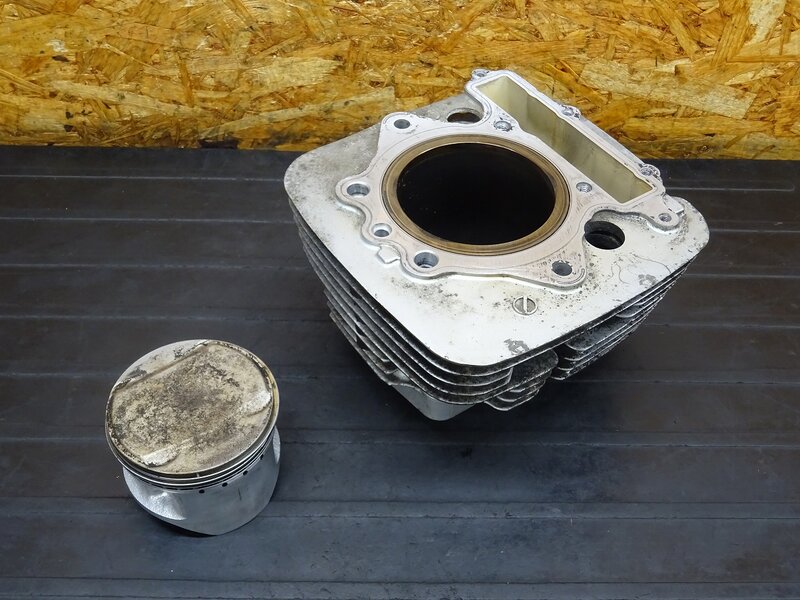 【251110】SRX400(3VN-086)◆ シリンダー ピストン ※エンジンパーツ 【SRX600 | 中古バイクパーツ通販・買取　ジャンクヤード鳥取　JunkYard