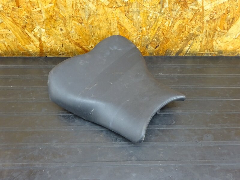 【251111】◇ メインシート フロントシート 破れ有 53066-0670 ※検:ZX-4R ZX400P ZX-25R ZX250E | 中古バイクパーツ通販・買取　ジャンクヤード鳥取　JunkYard