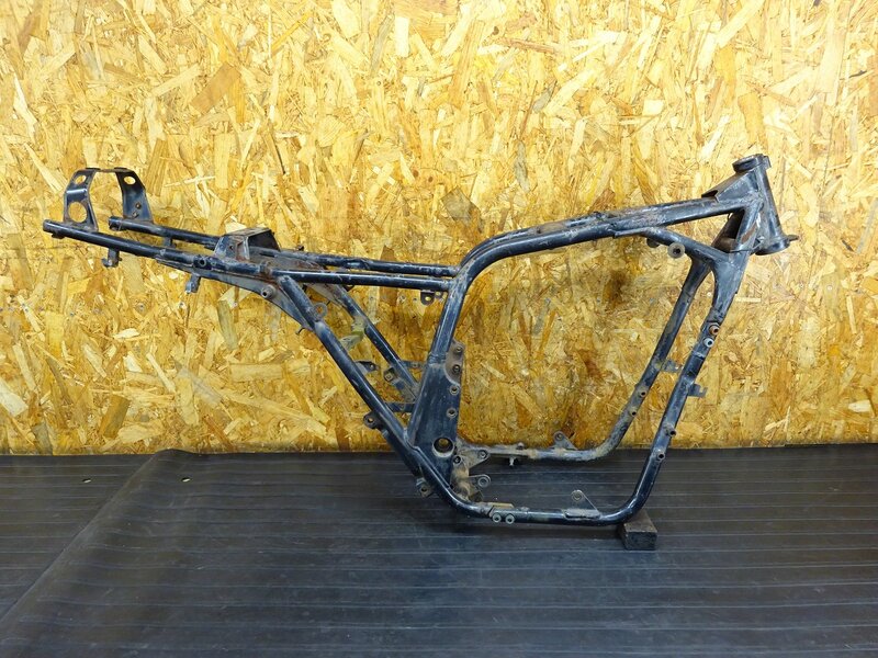【251208】GSX400インパルス(GK79A-100)◇ 書無中古フレーム メインフレーム 曲がり有 ジャンク!! | 中古バイクパーツ通販・買取　ジャンクヤード鳥取　JunkYard