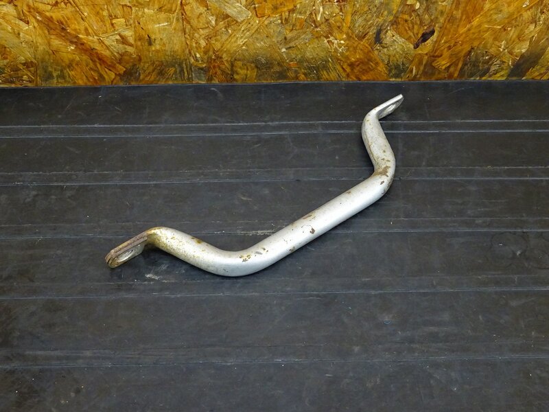 【251219】セロー225W(4JG-116)◇ グラブバー タンデムバー アシストバー アシストグリップ 錆/削れ有 【検:SEROW 1KH DG08J | 中古バイクパーツ通販・買取　ジャンクヤード鳥取　JunkYard