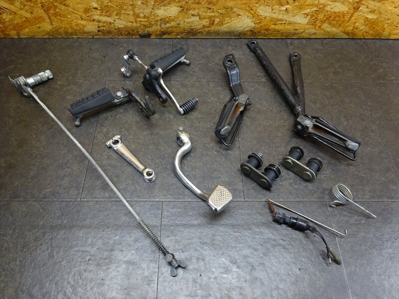 【251234】SR400(1JR-254)◆ 純正バックステップセット メインステップ タンデムステップ ブレーキ/シフトペダル 【検:SR500 1JN 2J2 2H6 | 中古バイクパーツ通販・買取　ジャンクヤード鳥取　JunkYard