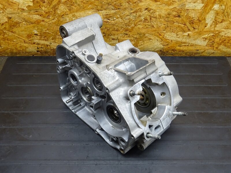 【260103】SDR200(2TV-000)◆ クランクケース左右セット ※エンジンパーツ | 中古バイクパーツ通販・買取　ジャンクヤード鳥取　JunkYard