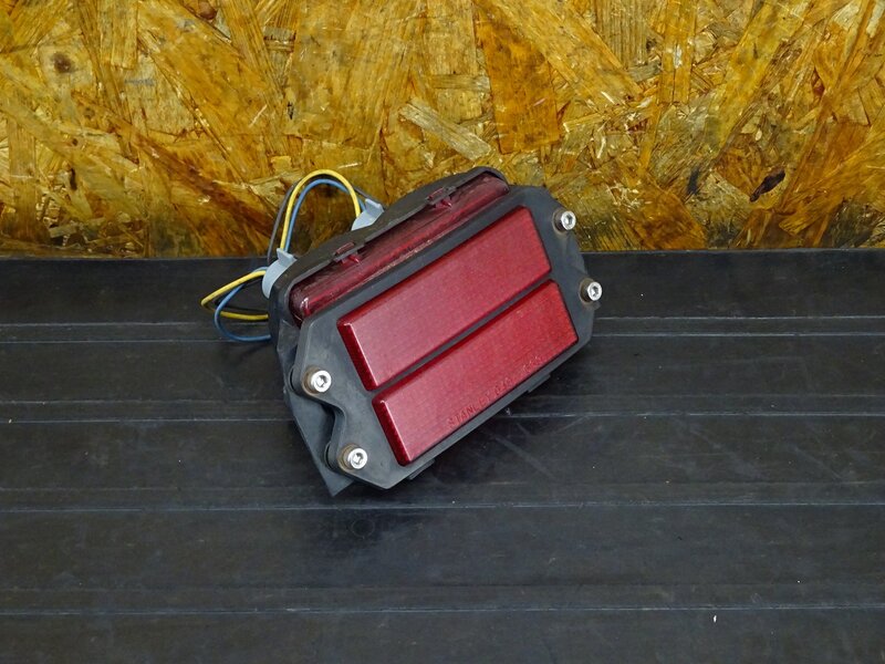 【260112】FZR250R(3LN-281)◇ テールランプ ブレーキランプ カバー | 中古バイクパーツ通販・買取　ジャンクヤード鳥取　JunkYard