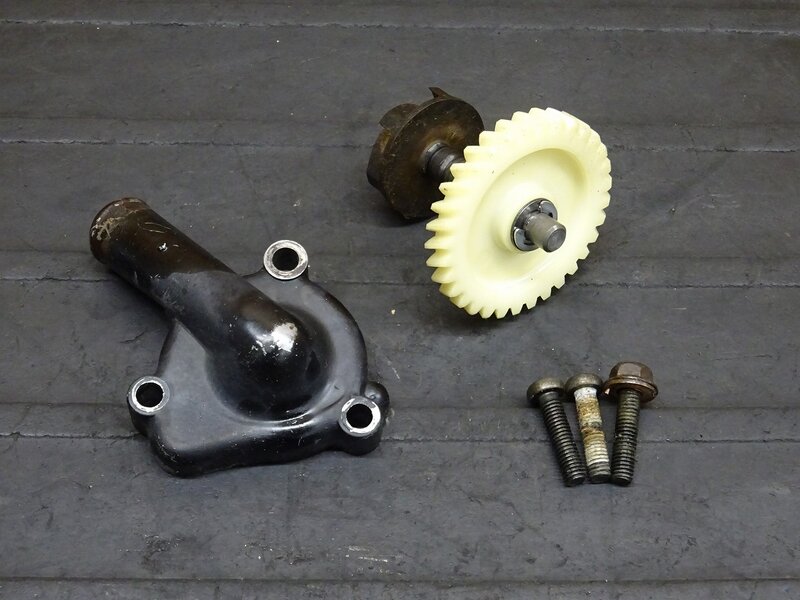 【260111】TDR80 (3GA-001)◆ ウォーターポンプ ウォーターポンプカバー エンジンカバー ※エンジンパーツ | 中古バイクパーツ通販・買取　ジャンクヤード鳥取　JunkYard