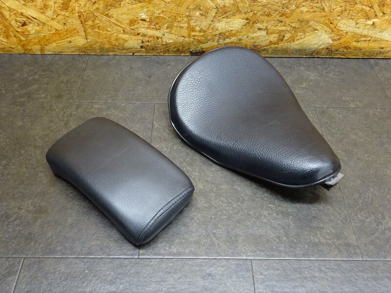【260213】◆ 社外シート サドル/ソロシート ピニオン/ピリオン タンデムシート ヘブンズ 【検索：ドラッグスター スティード SR400 | 中古バイクパーツ通販・買取　ジャンクヤード鳥取　JunkYard