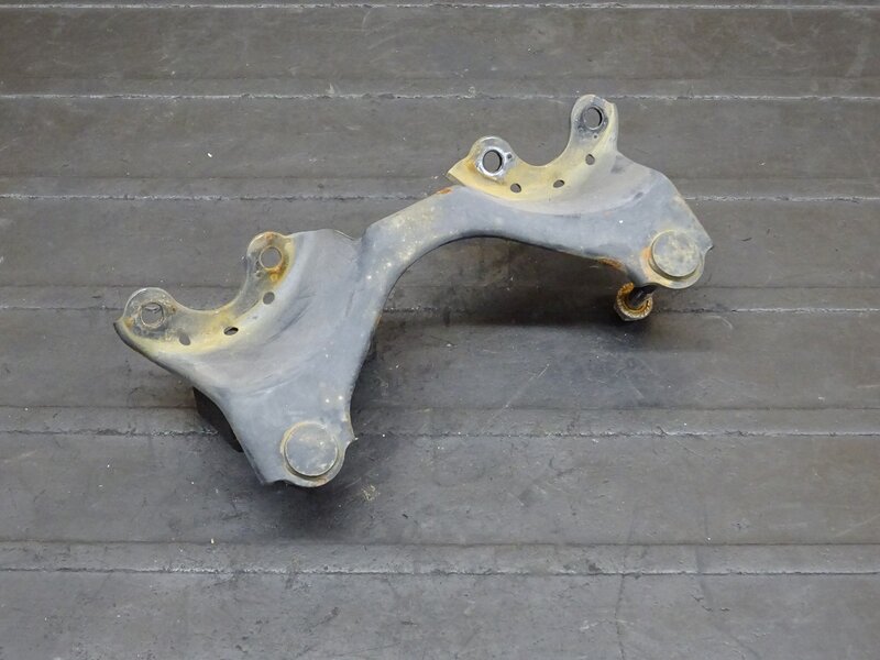 【260302】SR400(1JR-302)◆ メーターステー スピードメーターステー 曲がり有 【検:SR500 1JN 2J2 2H6 | 中古バイクパーツ通販・買取　ジャンクヤード鳥取　JunkYard