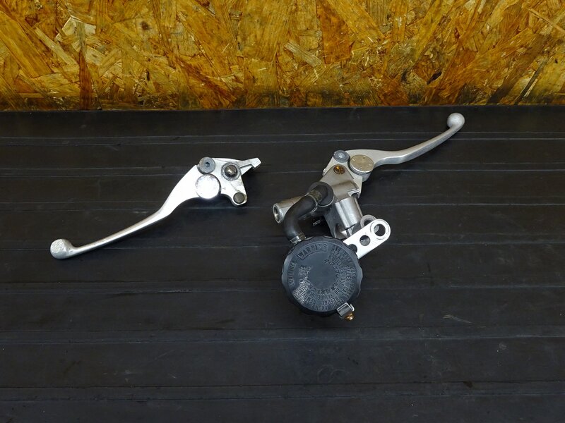 【260305】ZRX1100(ZRT10C-016)◇ フロントブレーキマスターシリンダー ブレーキマスター レバー Φ5/8 別体 【検:ZRX1200 | 中古バイクパーツ通販・買取　ジャンクヤード鳥取　JunkYard