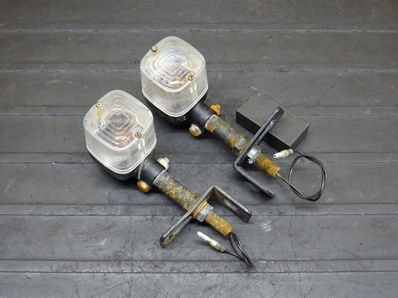 【260306】CB400SF Vtec2(NC39-1044)◆ 社外ウインカー2個セット 角型 ヨーロピアン クリアレンズ 【SPEC2 スペック2 | 中古バイクパーツ通販・買取　ジャンクヤード鳥取　JunkYard