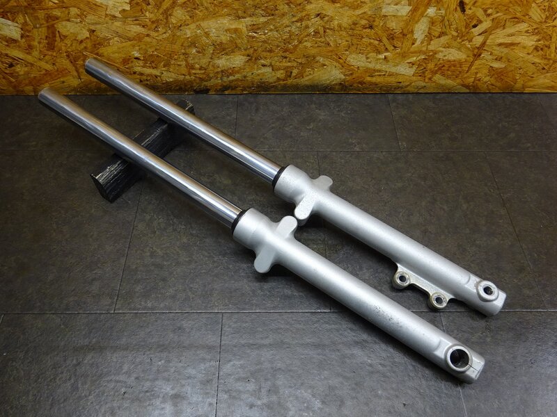 【260307】バンバン200(NH41A-100)◆ フロントフォーク インナーチューブ ボトムケース 錆有 【VanVan | 中古バイクパーツ通販・買取　ジャンクヤード鳥取　JunkYard