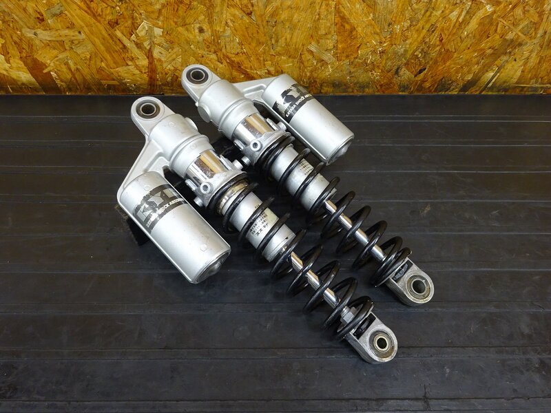 【260313】GSX250S(GJ76A-103)◇ リアサスペンション リアサス リアショック リヤサス KYB 【刀 カタナ | 中古バイクパーツ通販・買取　ジャンクヤード鳥取　JunkYard