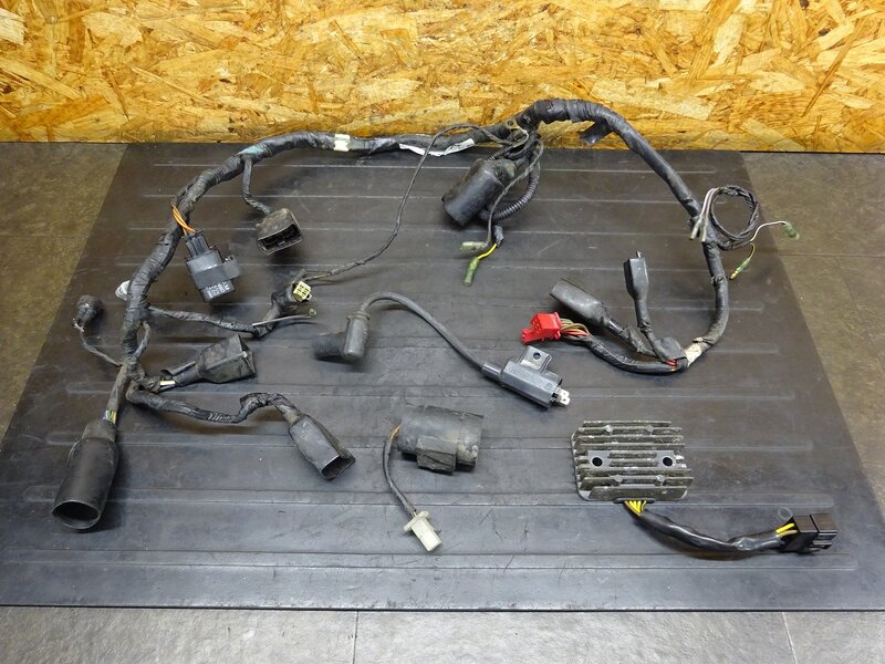 【260322】KDX125SR(DX125A-022)◆ メインハーネス レギュレーター イグニッションコイル リレー 【検索：200 220 250 | 中古バイクパーツ通販・買取　ジャンクヤード鳥取　JunkYard