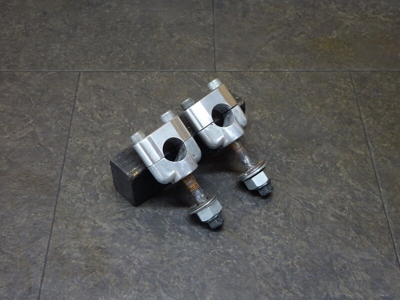 【250522】マグナ250S(MC29-1100)◆ ハンドルポスト バーハンドル用?? 社外?? 流用?? 22.2mm 溶接加工有 | 中古バイクパーツ通販・買取　ジャンクヤード鳥取　JunkYard