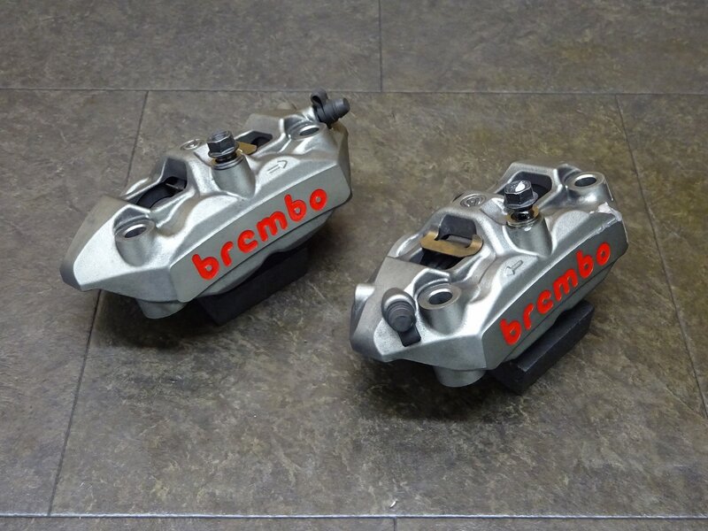 【250614】CBR1000RR SP(SC59-1600)◆ フロントブレーキキャリパー左右セット ブレンボ ラジアルマウント 108mm 4ポット 削れ有 【後期 | 中古バイクパーツ通販・買取　ジャンクヤード鳥取　JunkYard