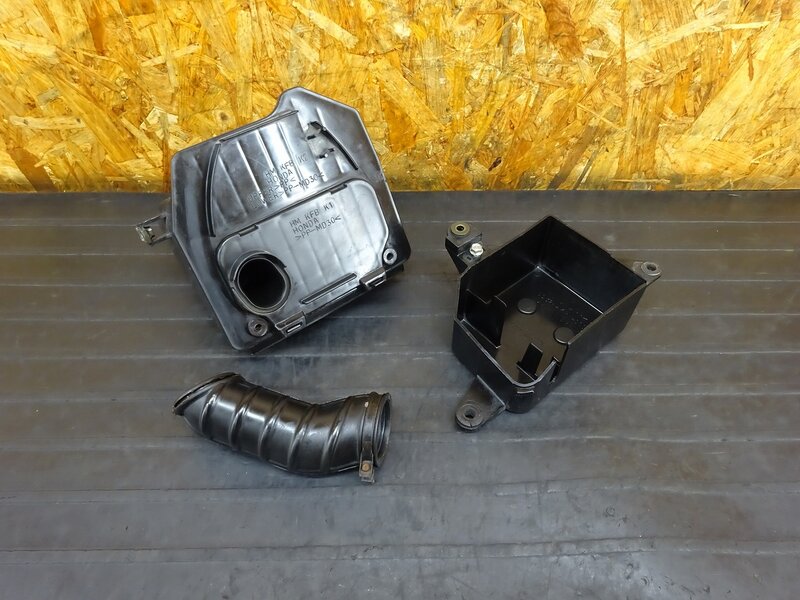 【250625】FTR223(MC34-1010)◇ エアクリーナーボックス エアクリボックス エアクリ ダクト 傷 破損箇所有 | 中古バイクパーツ通販・買取　ジャンクヤード鳥取　JunkYard