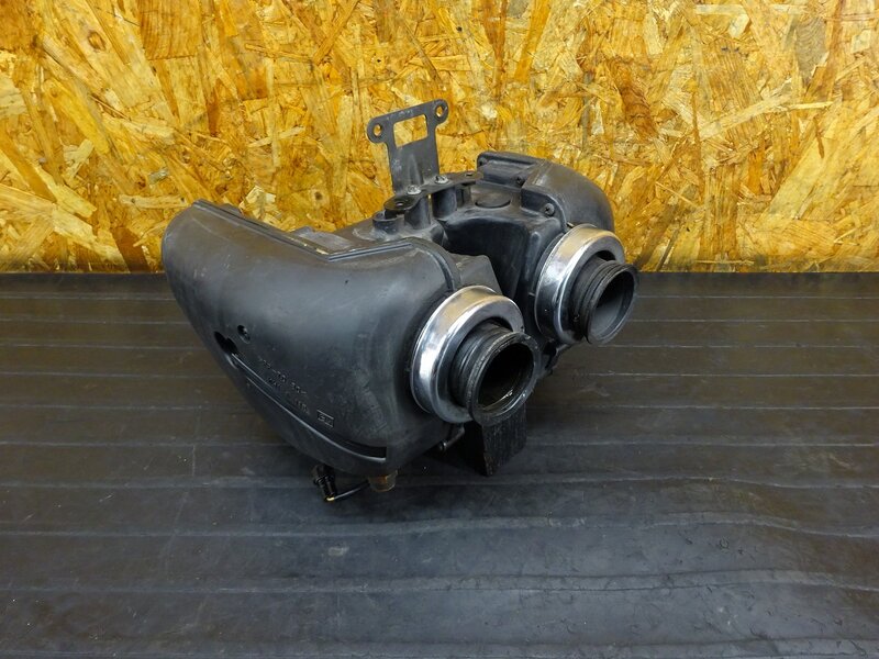 【250811】W650(EJ650A-012)◇ エアクリーナーボックス エアクリボックス エアクリ 【検索:W400 EJ400A | 中古バイクパーツ通販・買取　ジャンクヤード鳥取　JunkYard