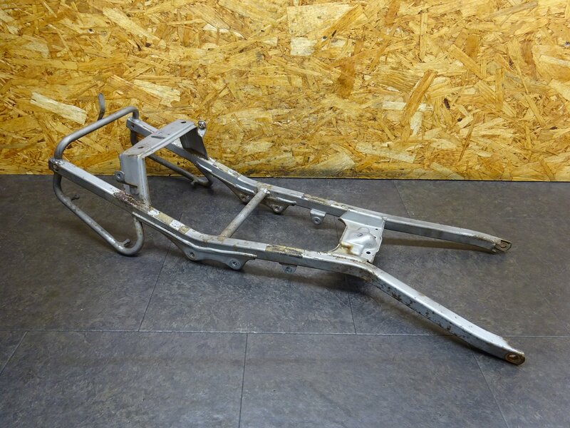 【251008】VT250スパーダ(MC20-1004)◆ シートレール サブフレーム 変形有 | 中古バイクパーツ通販・買取　ジャンクヤード鳥取　JunkYard