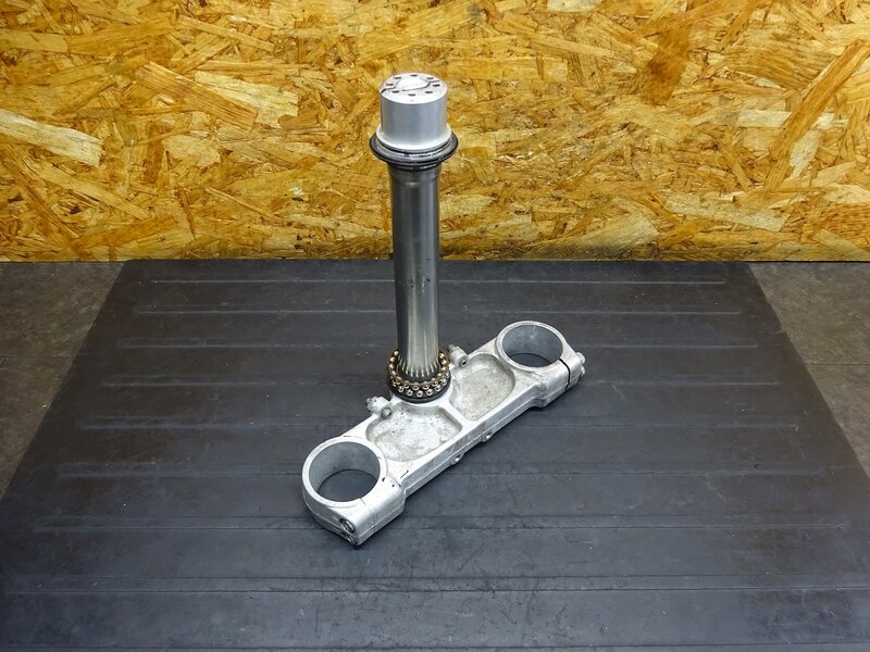 【251009】ドゥカティ ムルティストラーダ1000DS◆ ステム アンダーブラケット | 中古バイクパーツ通販・買取　ジャンクヤード鳥取　JunkYard