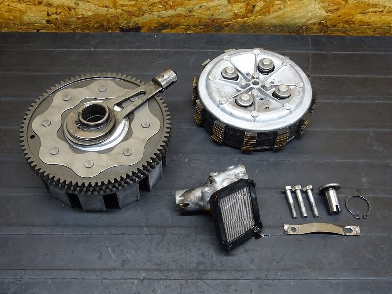 【251044】CB350(CB350-1069)◆ クラッチセット クラッチハウジング オイルポンプ ※エンジンパーツ【検索:CB250 エクスポート セニア | 中古バイクパーツ通販・買取 ジャンクヤード鳥取 JunkYard