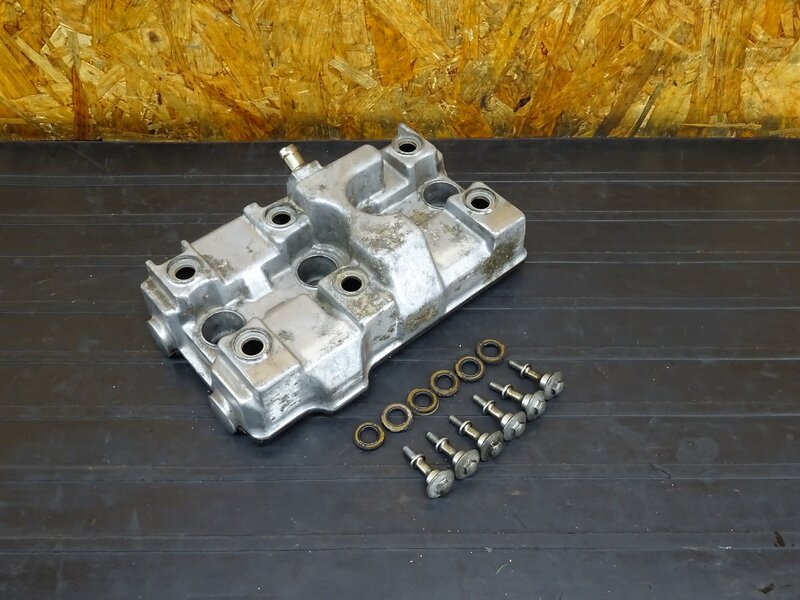 【251105】】ホーネット250(MC31)◇ シリンダーヘッドカバー エンジンカバー 腐食/傷有 ※エンジンパーツ MC14E-1550986外し | 中古バイクパーツ通販・買取　ジャンクヤード鳥取　JunkYard