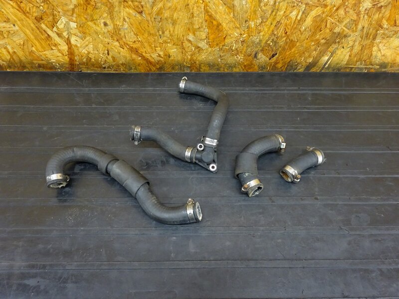 【251106】NSR250R◇ ラジエーターホース ラジエターホース 破れ有 ※エンジンパーツ MC16E-1037190外し【検索:MC18 88 | 中古バイクパーツ通販・買取　ジャンクヤード鳥取　JunkYard