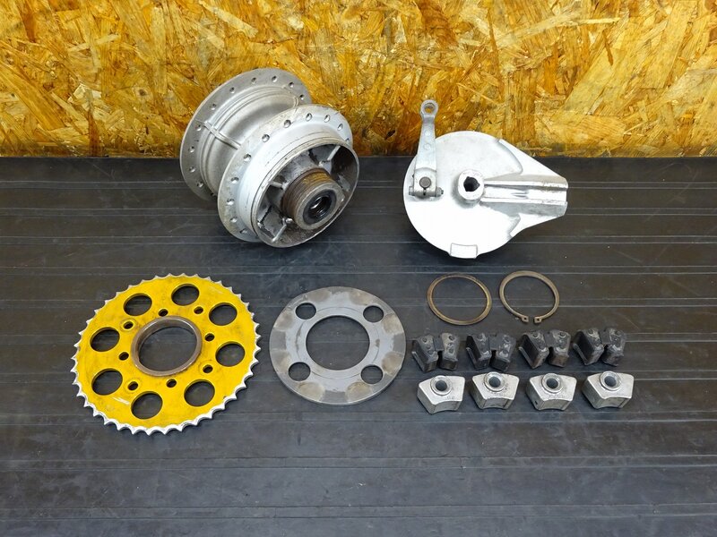 【251108】◇ FTR223(MC34) リアホイールハブ ブレーキドラム ドラムパネル ハブダンパー | 中古バイクパーツ通販・買取　ジャンクヤード鳥取　JunkYard