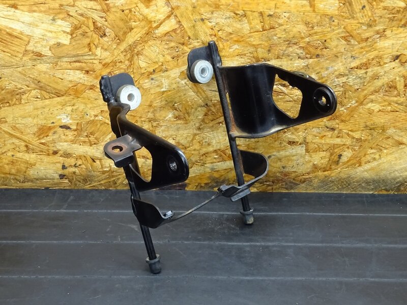 【251101】エイプ100(HC07-1301)◆ ヘッドライトステー ウインカーステー 【エイプ50 XR100 | 中古バイクパーツ通販・買取　ジャンクヤード鳥取　JunkYard