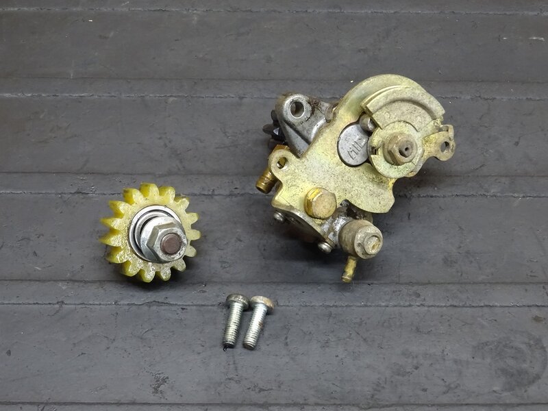 【251118】KDX200SR(DX200G-004)◆ オイルポンプ ※エンジンパーツ【検索:125 220 250 | 中古バイクパーツ通販・買取　ジャンクヤード鳥取　JunkYard