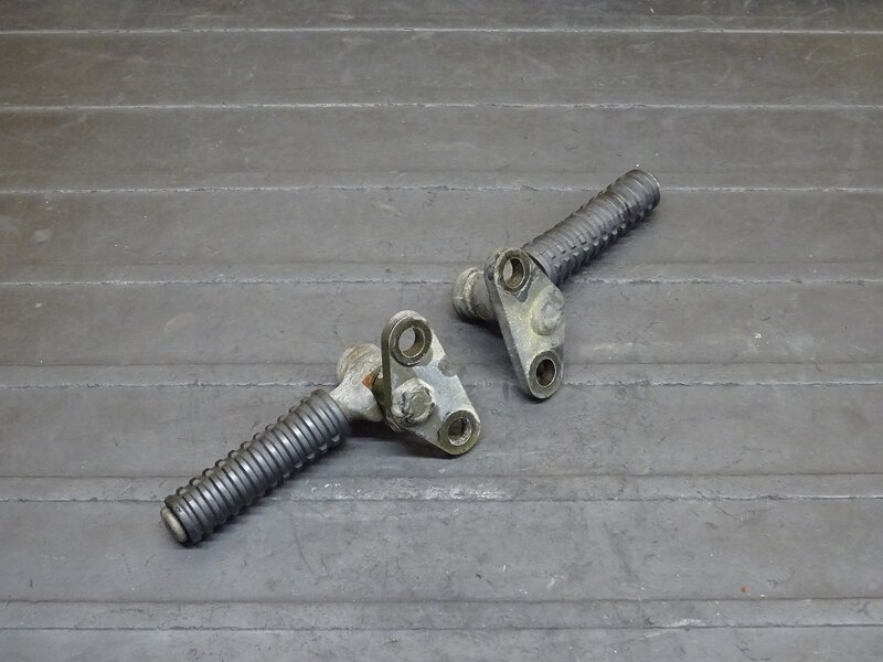 【251202】 CRM250R(MD24-1402)◆ タンデムステップ左右セット | 中古バイクパーツ通販・買取　ジャンクヤード鳥取　JunkYard