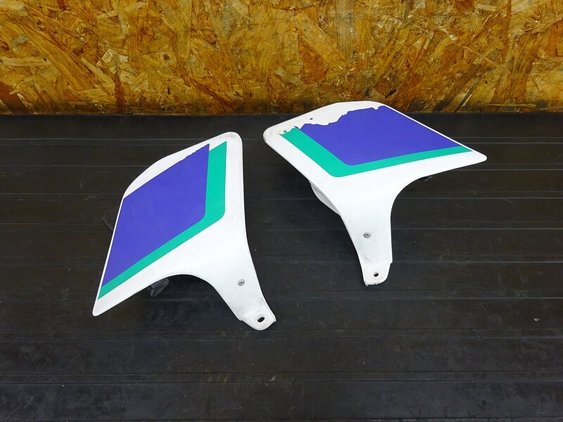 【251219】セロー225W(4JG-116)◇ シュラウド左右セット タンクカウル サイドカウル サイドカバー ダクト 【検:SEROW 1KH DG08J | 中古バイクパーツ通販・買取　ジャンクヤード鳥取　JunkYard