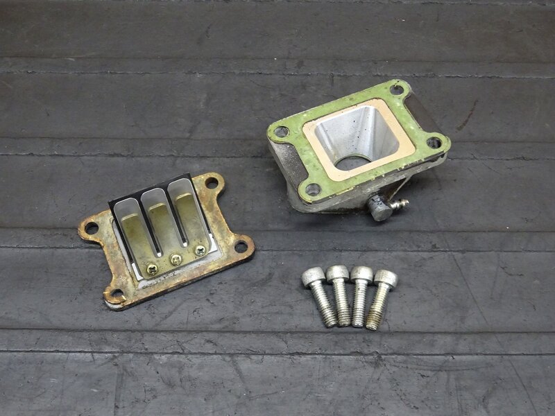 【251229】GT80(3M8-000)◆ リードバルブ ※エンジンパーツ【検:GT50 374 ミニトレ モノサス | 中古バイクパーツ通販・買取　ジャンクヤード鳥取　JunkYard