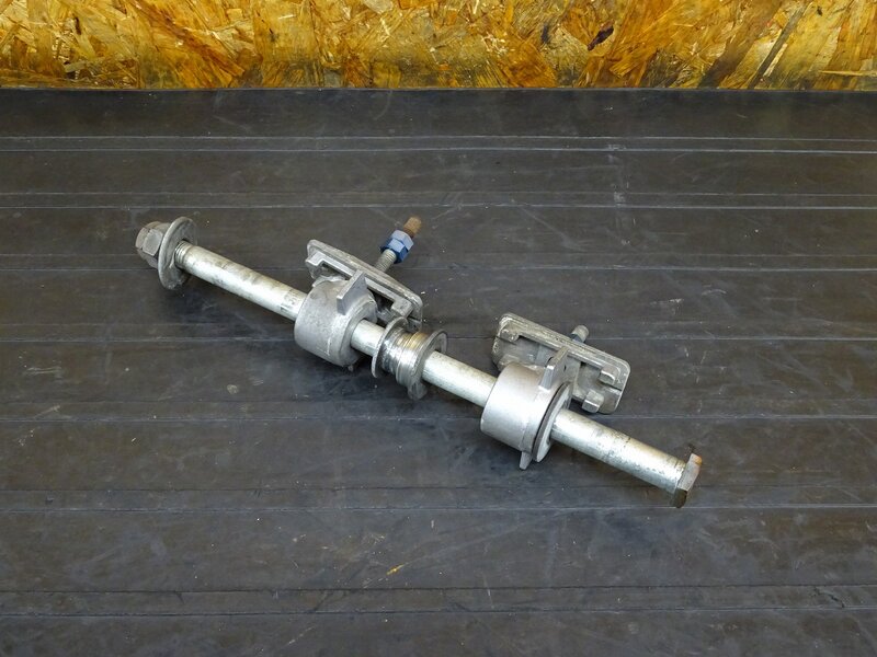 【260112】FZR250R(3LN-281)◇ リアアクスルシャフト チェーンアジャスター/引き | 中古バイクパーツ通販・買取　ジャンクヤード鳥取　JunkYard