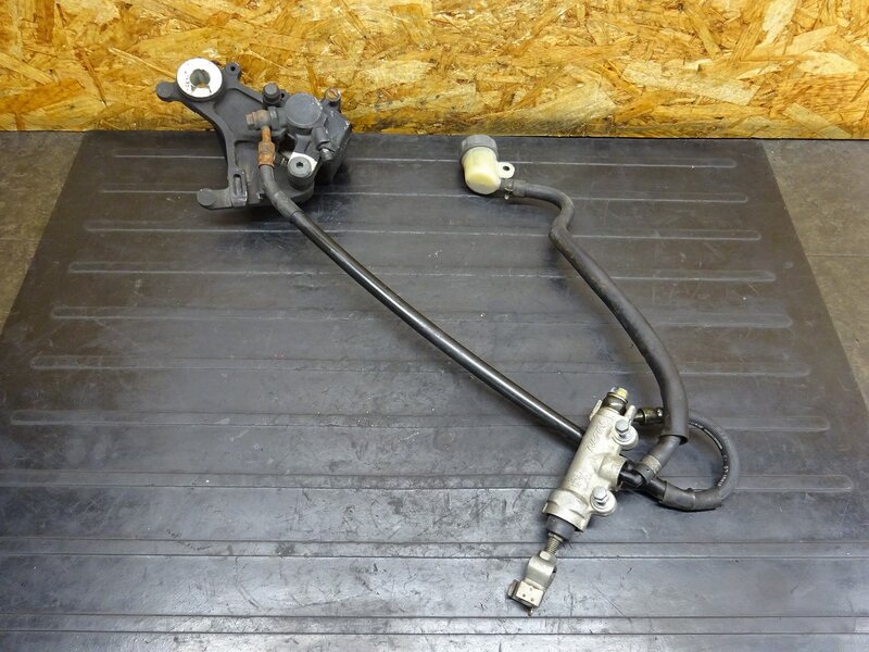 【260207】CRM250R(MD24-1405)◆ リアブレーキセット リアブレーキキャリパー マスターシリンダー 固着有 | 中古バイクパーツ通販・買取　ジャンクヤード鳥取　JunkYard