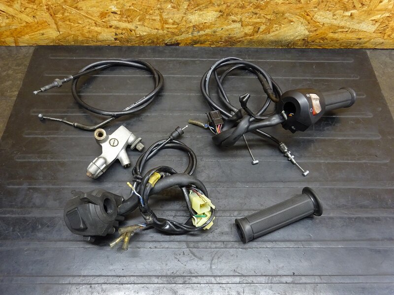 【260212】GB250クラブマン(MC10-170)◆ ハンドルスイッチ左右セット スイッチボックス クラッチレバーホルダー 【5型 最終型 | 中古バイクパーツ通販・買取　ジャンクヤード鳥取　JunkYard