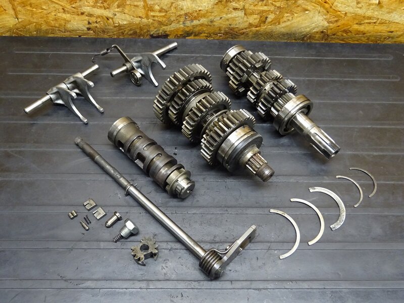 【260218】GS10X◆ ミッションセット シフトシャフト/フォーク ※エンジンパーツ【検索：GSX1000S GSX1100S カタナ 刀 | 中古バイクパーツ通販・買取　ジャンクヤード鳥取　JunkYard