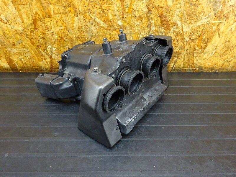 【260305】ZRX1100(ZRT10C-016)◇ エアクリーナーボックス エアクリボックス エアクリ カバー 割れ/傷有 【検:ZRX1200 | 中古バイクパーツ通販・買取　ジャンクヤード鳥取　JunkYard