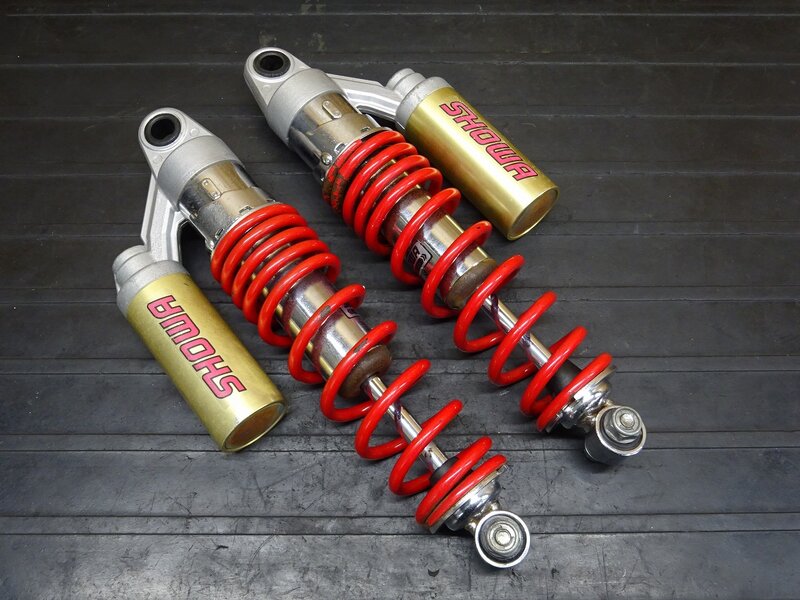 【260306】CB400SF Vtec2(NC39-1044)◆ リアサスペンション リアサス リアショック ショーワ SHOWA 抜け有 【SPEC2 スペック2 | 中古バイクパーツ通販・買取　ジャンクヤード鳥取　JunkYard