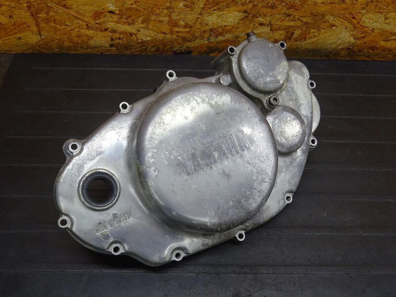 【260310】SR400(1JR-302)◆ クラッチカバー オイルフィルターカバー エンジンカバー右 ※エンジンパーツ 【検:SR500 1JN 2J2 2H6 | 中古バイクパーツ通販・買取　ジャンクヤード鳥取　JunkYard