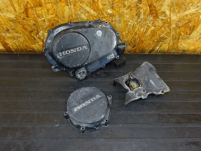 【260316】VT250F(MC08-1018)◇ エンジンカバー左右セット クラッチ/ジェネレーターカバー スプロケカバー ※エンジンパーツ 【丸フレーム | 中古バイクパーツ通販・買取　ジャンクヤード鳥取　JunkYard