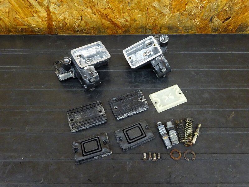 【260316】VT250F(MC08-1018)◇ マスター左右セット ブレーキマスター Φ1/2 クラッチマスター Φ14 【丸フレーム | 中古バイクパーツ通販・買取　ジャンクヤード鳥取　JunkYard