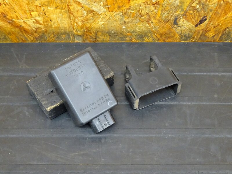【250516】ST400 テンプター(NK43A-100)◇ CDI イグナイター MGT015 J4T08671 7410 始動確認後取外し 【TEMPTER | 中古バイクパーツ通販・買取　ジャンクヤード鳥取　JunkYard