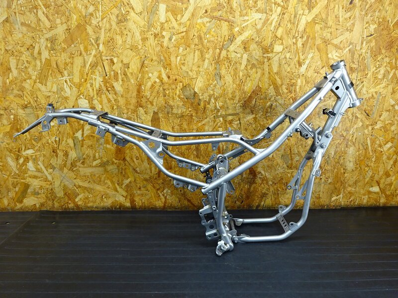 【250527】セロー250(DG17J-001)◇ 書付中古フレーム メインフレーム 錆、傷有 【SEROW FI XT250X | 中古バイクパーツ通販・買取　ジャンクヤード鳥取　JunkYard