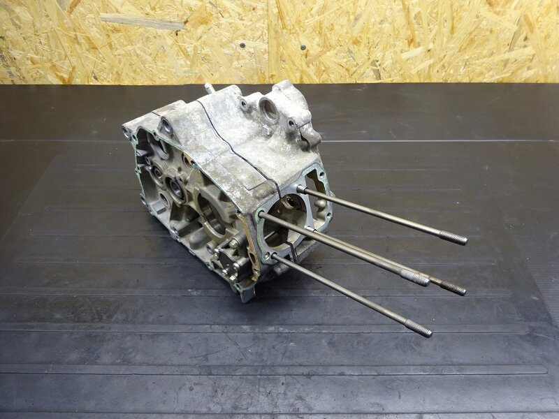 【250712】スーパーカブ50(AA04-1015)◆ クランクケース左右セット ※エンジンパーツ【セル付 4速 ロータリー | 中古バイクパーツ通販・買取　ジャンクヤード鳥取　JunkYard