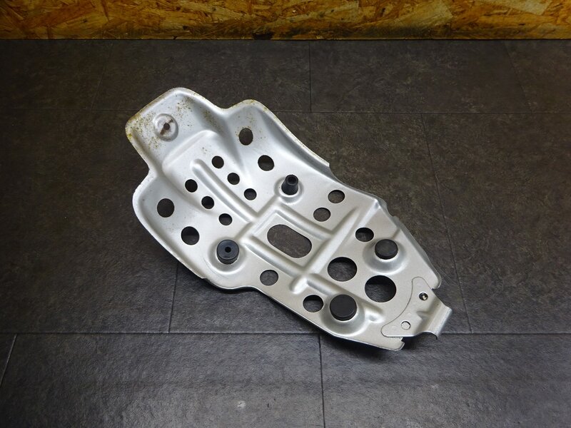 【250732】TW200(DG07J-017)◆ アンダーガード エンジンガード 【2JL TW225 DG09J | 中古バイクパーツ通販・買取　ジャンクヤード鳥取　JunkYard