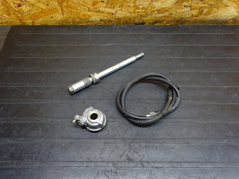 【250807】GB400TT(NC20-1011)◆ スピードメーターギア ギヤ フロントアクスルシャフト 【検索:GB500TT | 中古バイクパーツ通販・買取　ジャンクヤード鳥取　JunkYard