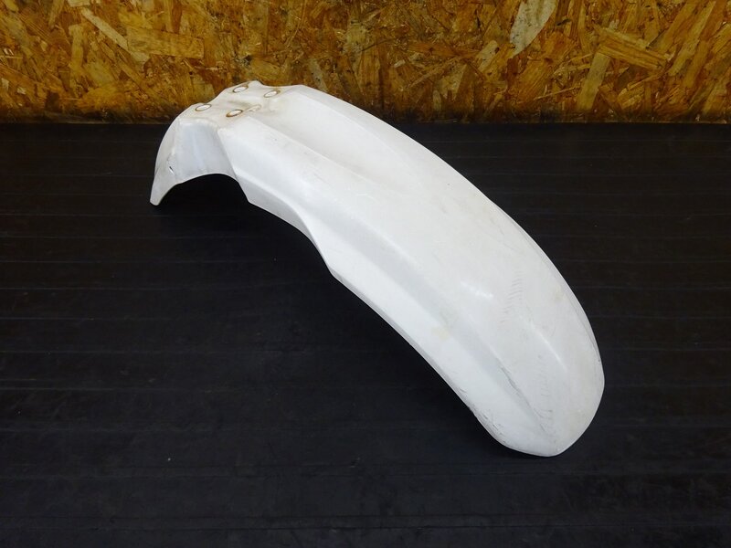 【250816】☆ [10]フロントフェンダー 53111-13E/13E1 使用感 変形 色褪せ 取付＆使用車種未確認 【検索：ジェベル250 XC SJ45A | 中古バイクパーツ通販・買取　ジャンクヤード鳥取　JunkYard