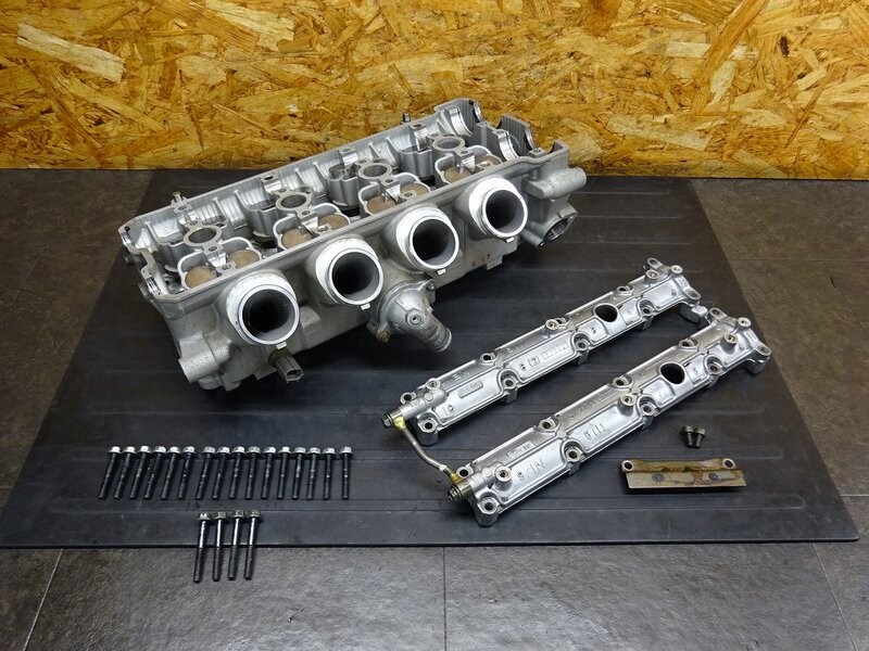 【250820】W701型エンジンパーツ◆ シリンダーヘッド バルブ カムホルダー 【検索：GSX1300R GW71A GX72A ハヤブサ | 中古バイクパーツ通販・買取　ジャンクヤード鳥取　JunkYard